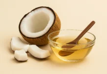 زيت جوز الهند (النارجيل) | Coconut Oil زيت مع ثمرة جوز الهند